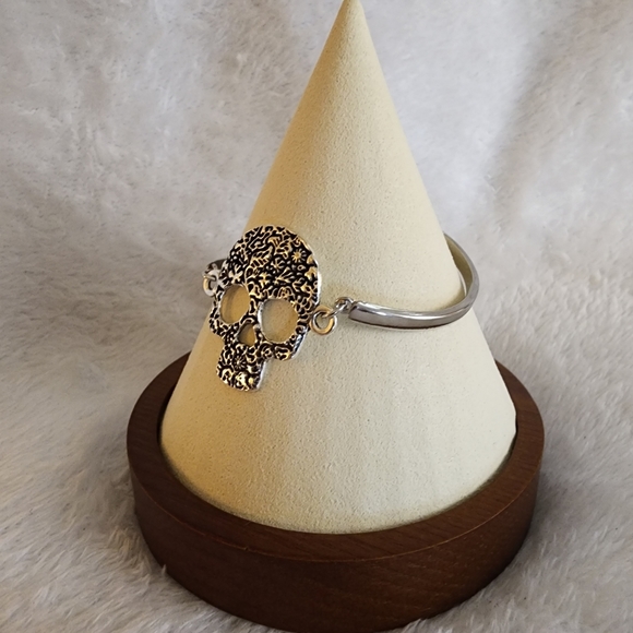 Silver Sugar Skull Bracelet - Picture 4 of 9